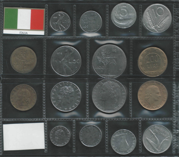 Набор Италии из 8 монет. В пластиковой упаковке 
